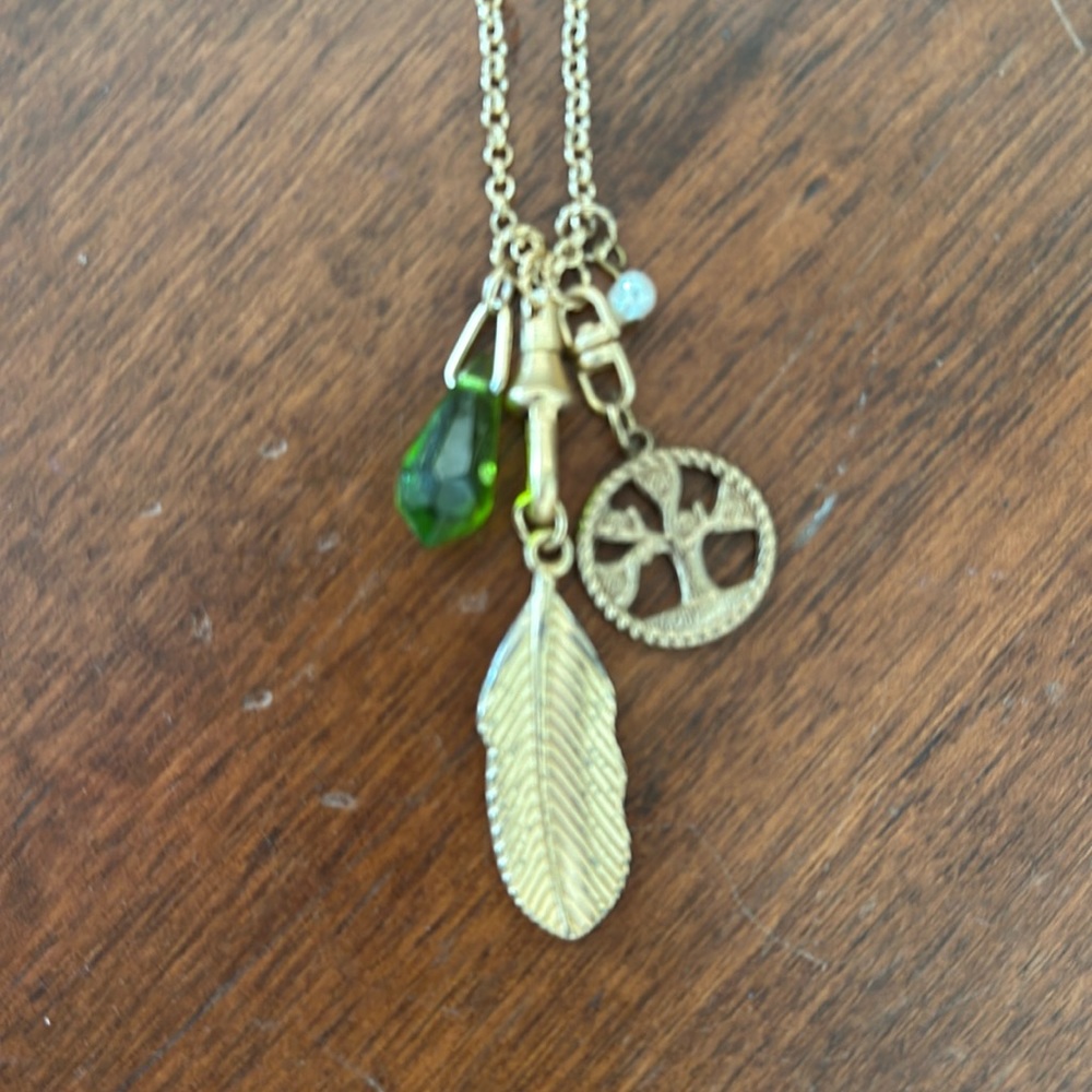 Long pendant necklace